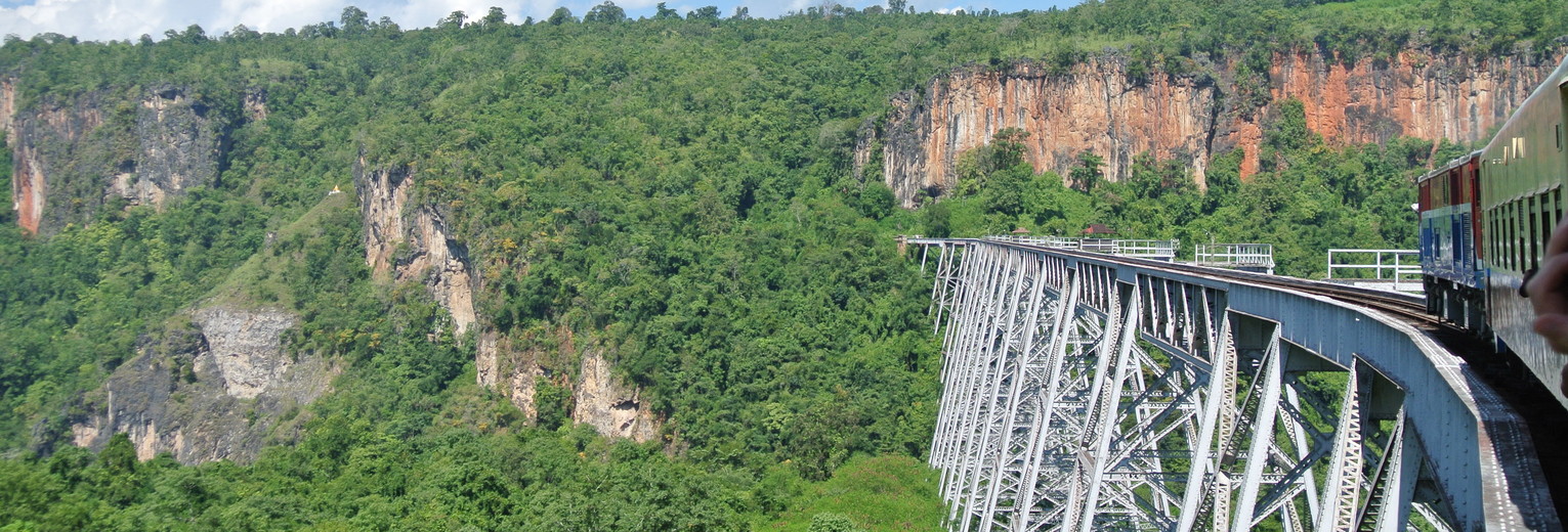 Vanuit Pyin Oo Lwin een deel per trein naar Hsipaw, Myanmar