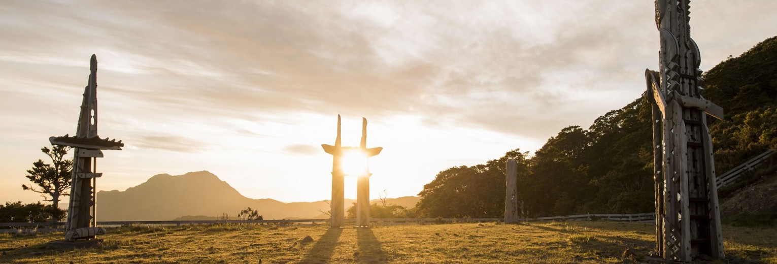 Zonsopkomst vanaf Mount Hikurangi, Ruatoria, Nieuw-Zeeland