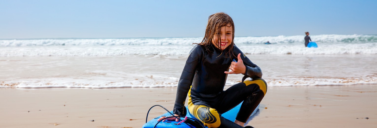 Surfen aan de Atlantische Oceaan in Marokko