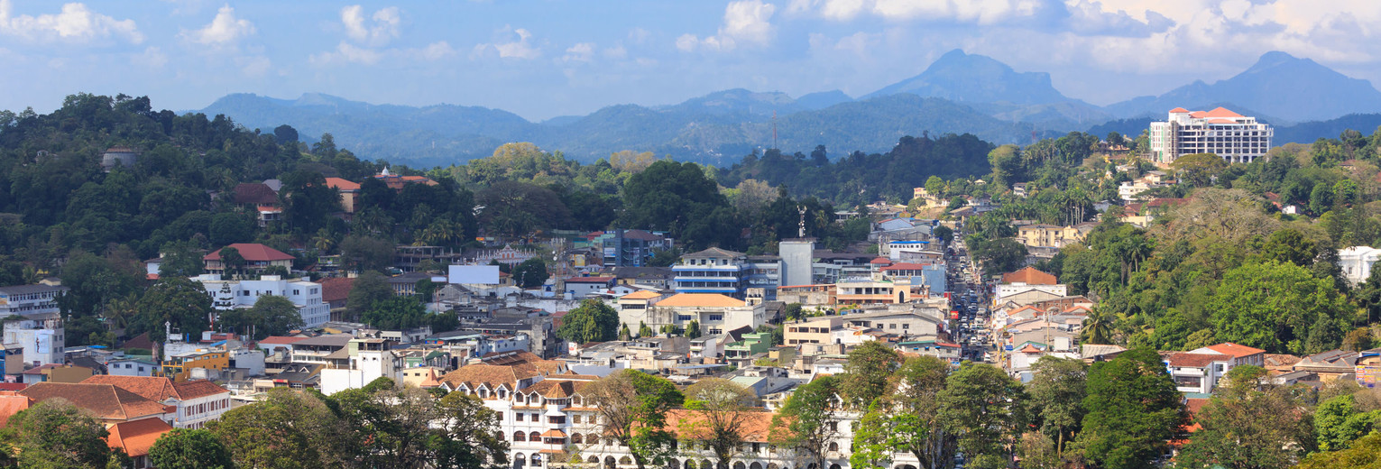 Uitzicht over de stad Kandy, Sri Lanka