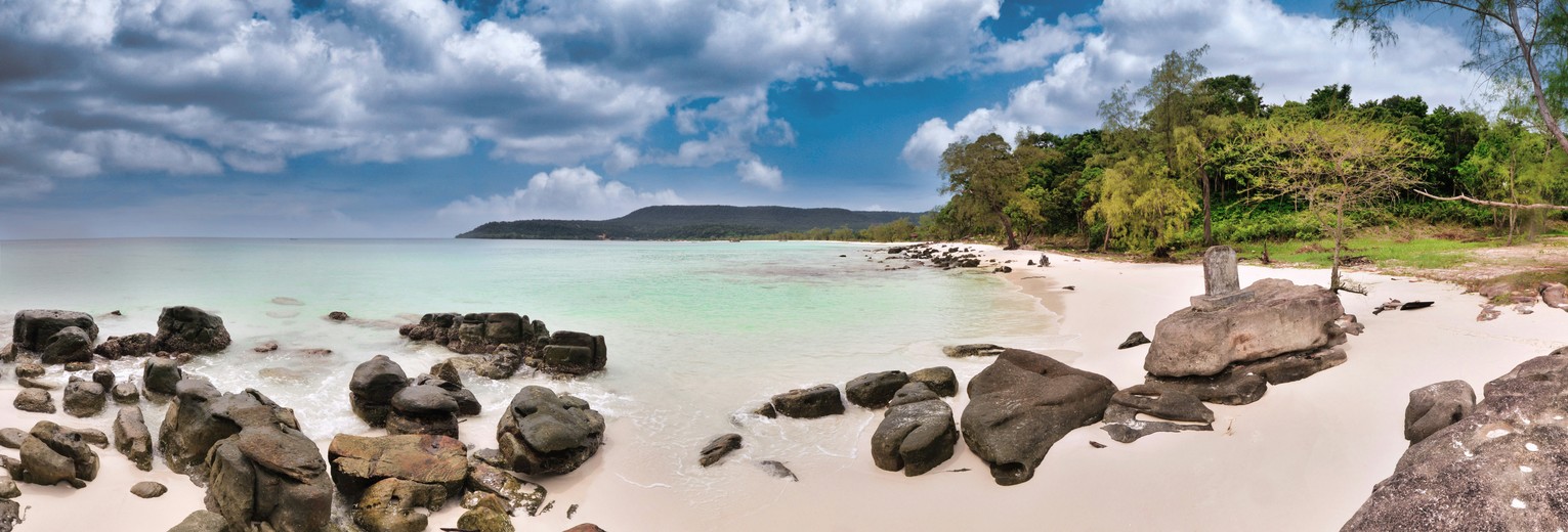 Witte zandstranden op het paradijselijke eiland Koh Rong in Cambodja