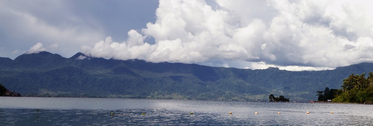 Sumatra-Bukittinggi-Maninjau-meer Sumatra-Bukittinggi-Maninjau-meer