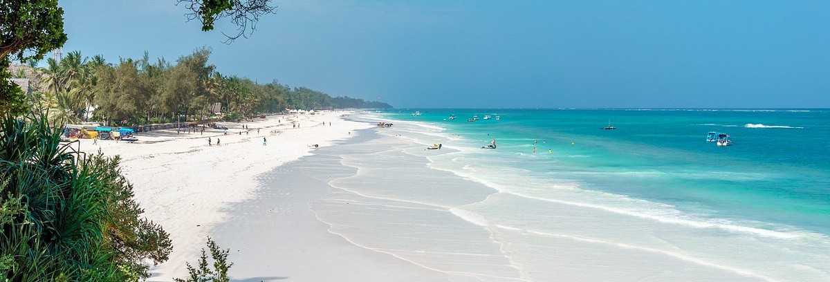 Genieten aan het strand van Mombasabij Baobab Beach Resort