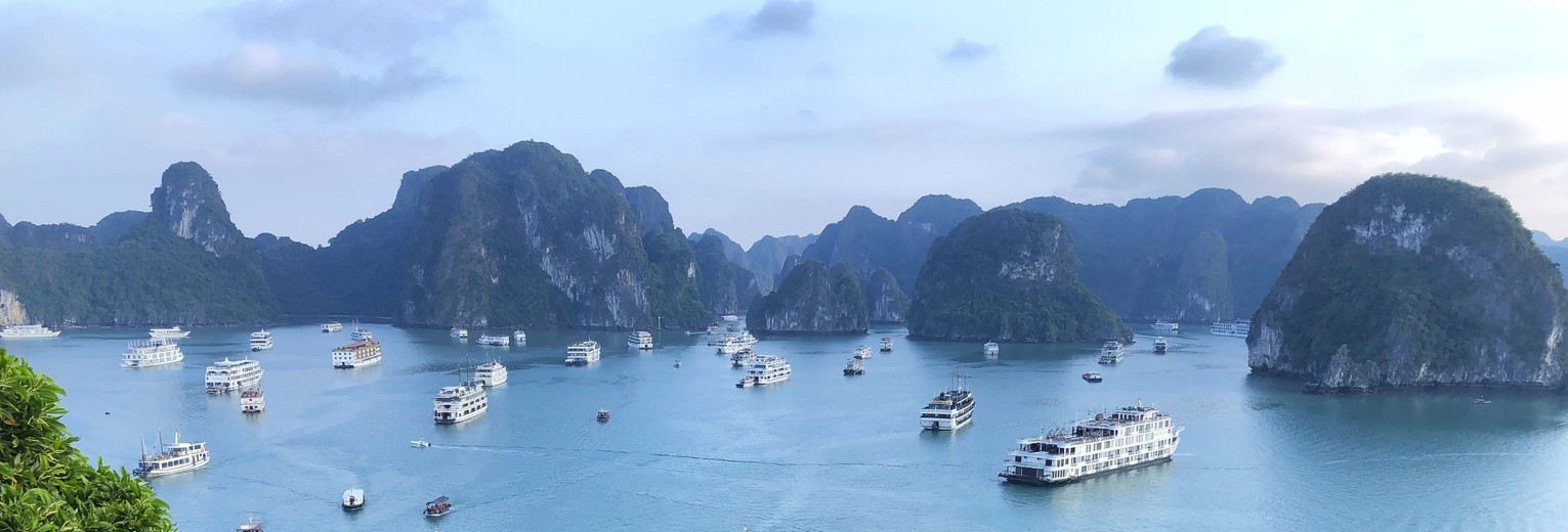 Prachtig uitzicht over Halong Bay, Vietnam