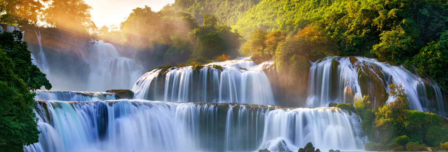 Prachtige watervallen bij Cao Bang in Vietnam