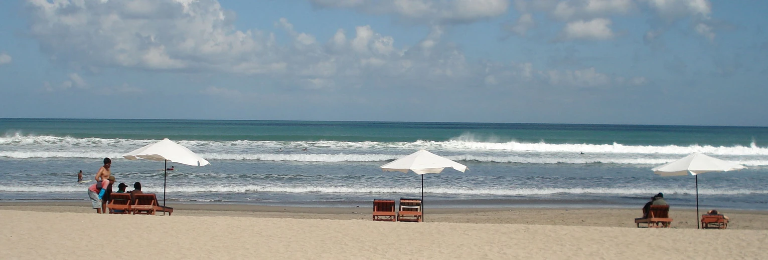 Heerlijk luieren op het strand van Legian en Seminyak op Bali, Indonesie