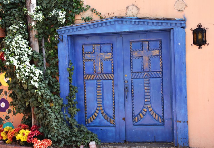 Kleurrijk detail in adobe huizen in Albuquerque, New Mexico, Amerika
