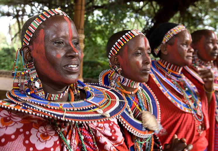 Zingende dames bij Sopa Lodge in Amboseli