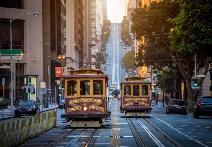 Maak een ritje met de cable cars door San Francisco