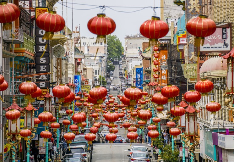 De vele lampionnetjes in de wijk Chinatown in San Francisco, Amerika