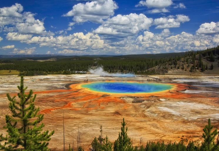 Bijna onnatuurlijke kleuren in het landschap van Yellowstone National Park, Amerika