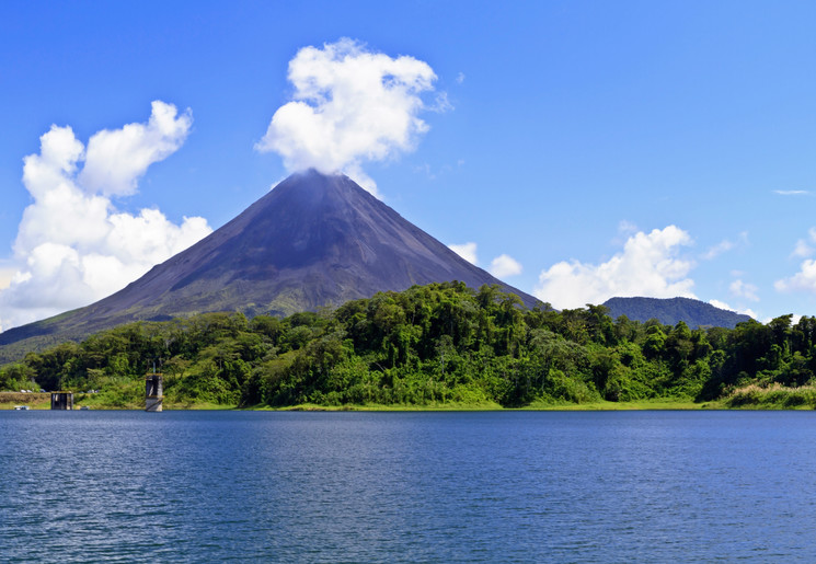 Bewonder vulkanen rijdend langs de vulkanenroute in Costa Rica