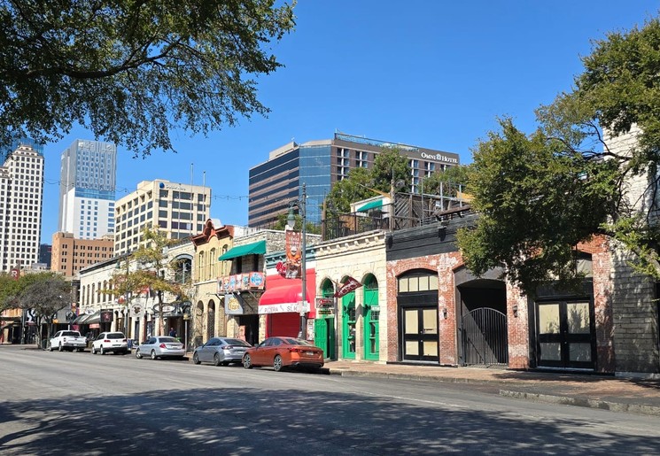 Geniet van live muziek op Sixth Street in Austin, Texas, Verenigde Staten