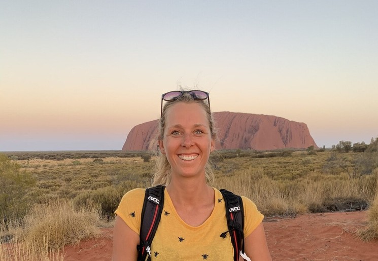 's Morgens vroeg bij Uluru