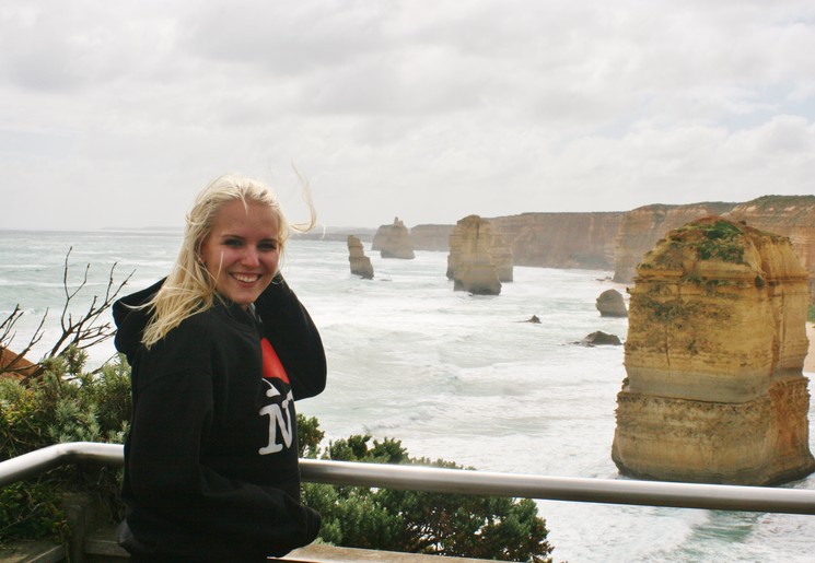 Lisanne bij de Twelve Apostels, Australië