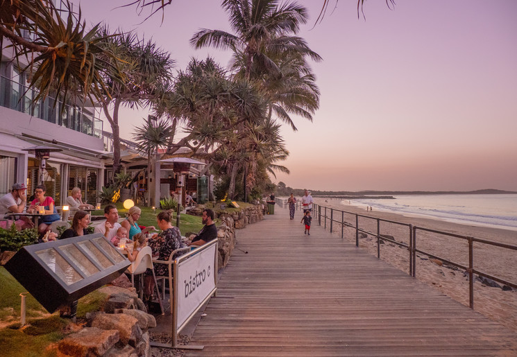 De boulevard van Noosa, Australië - © Tourism Australia