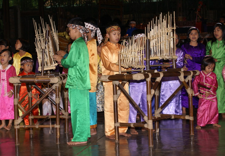 Azie-Indonesie-Java-Bandung-angklung-schooltje_1_442757