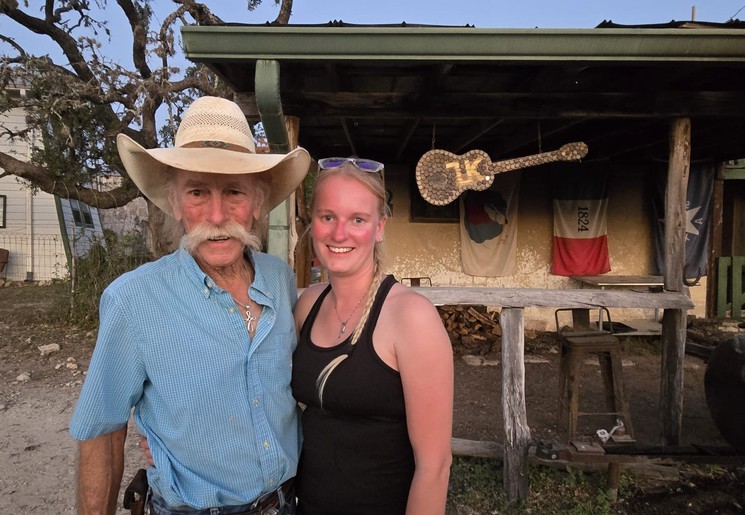 Lisanne met een van de cowboys Lisanne met een van de cowboys