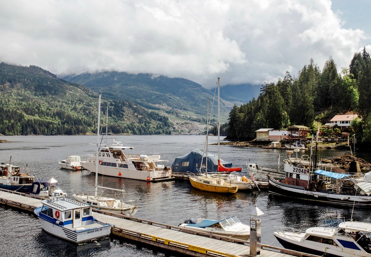 Boten in een haven aan de Sunshine Coast, Canada