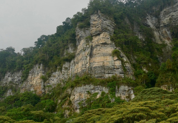 De prachtige rotswanden van Eagle Peak in Bogota De prachtige rotswanden van Eagle Peak in Bogota