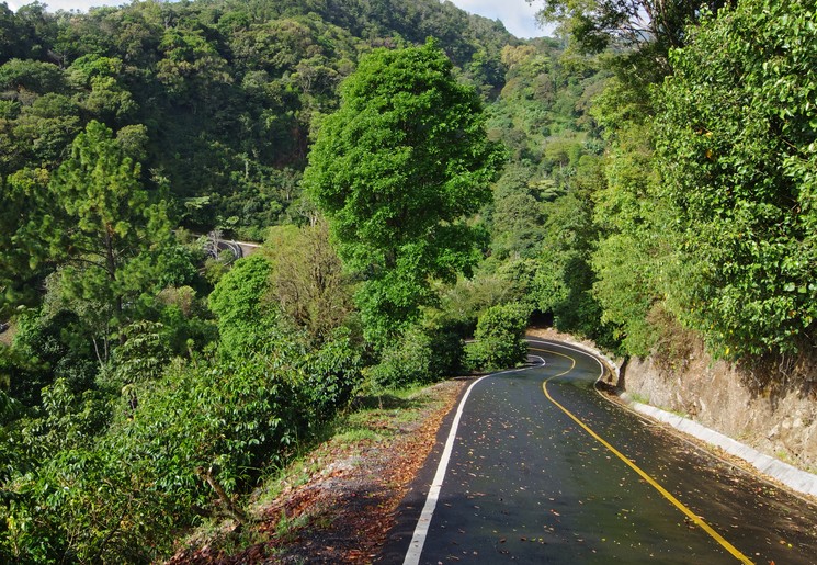 De autoroute door Boquete in Panama