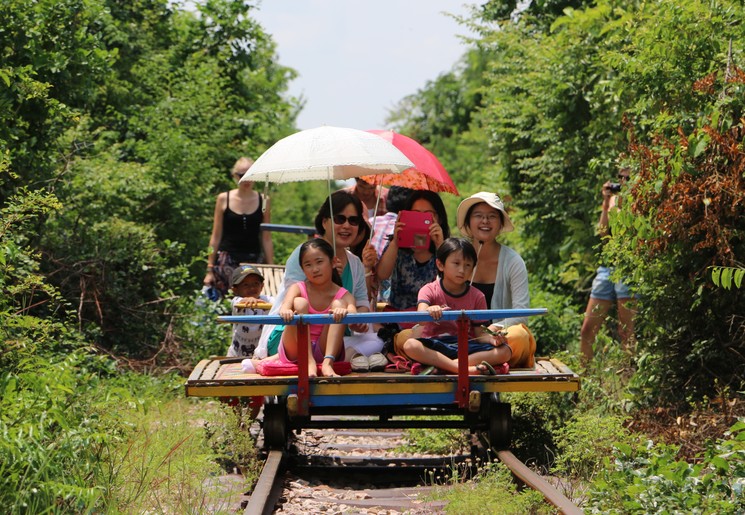 Bamboetrein in Battambang, Cambodja