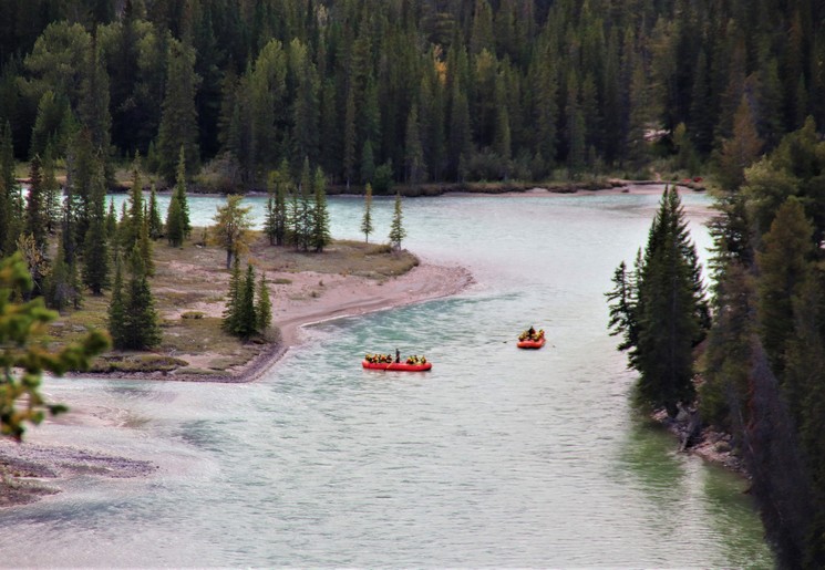 Raften op de rivier in Banff National Park