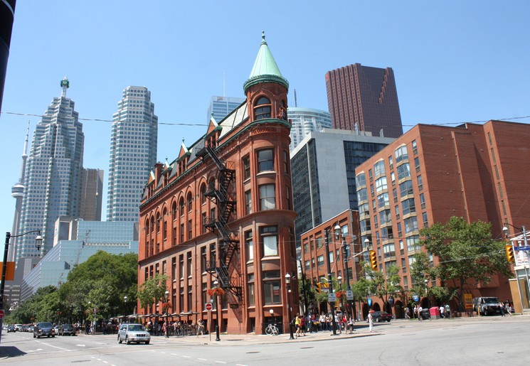 Canada-Toronto-Flatiron-Building_1_495215