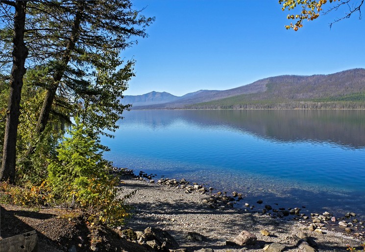 Canada-Waterton-National-Park-Lake_1_503721
