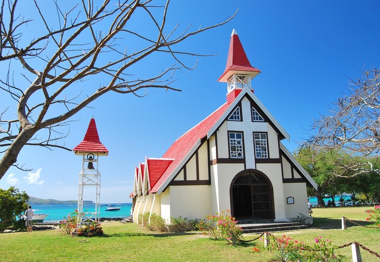 De kerk met het rode dak bij Cap Malheureux op Mauritius