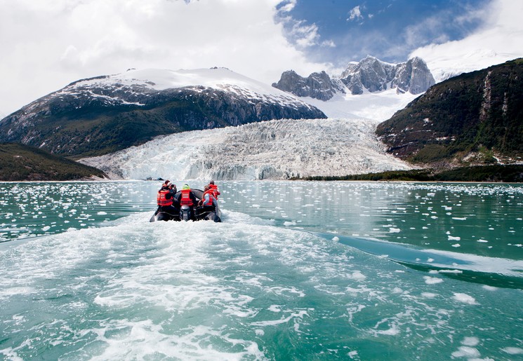 In de zodiac, Chili, Australis Cruise