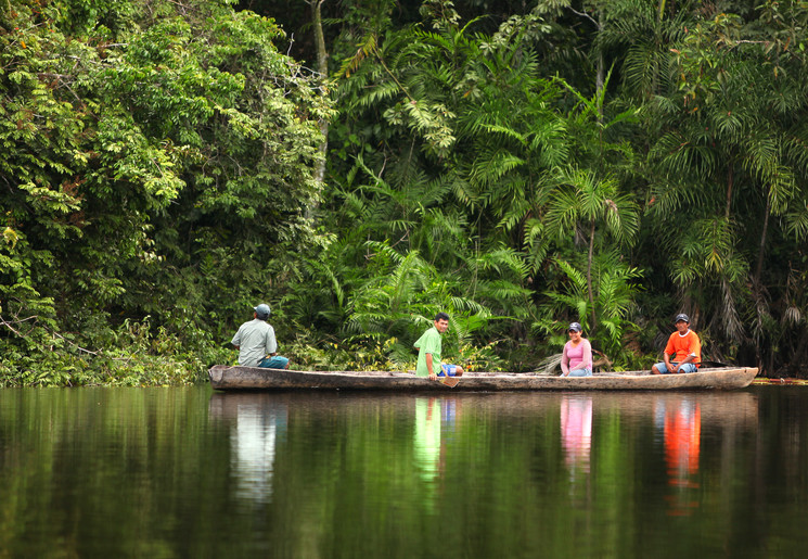 Met een bootje door de Amazone van Colombia