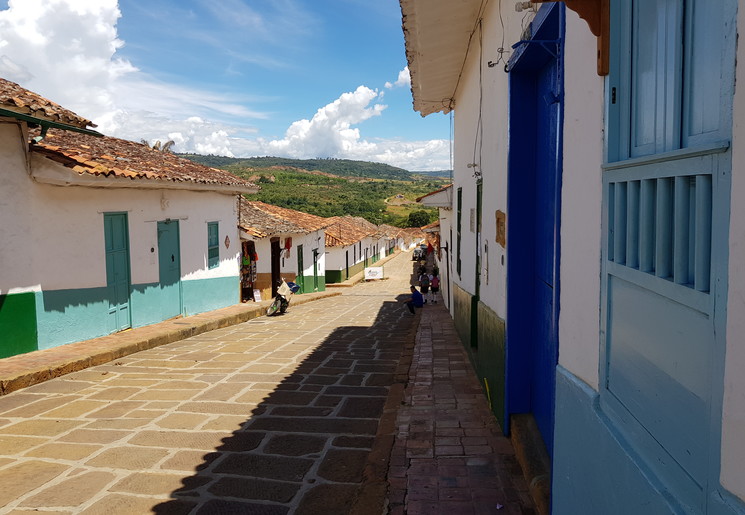 Colombia-Barichara-huizen-kleurrijk