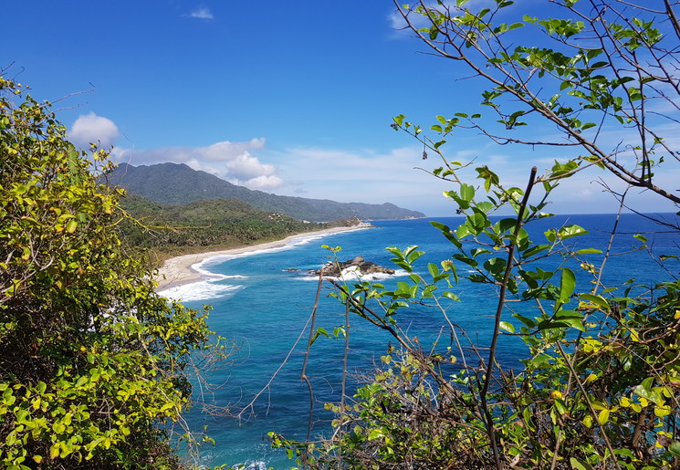 Colombia-TayronaNP-jungle-strand