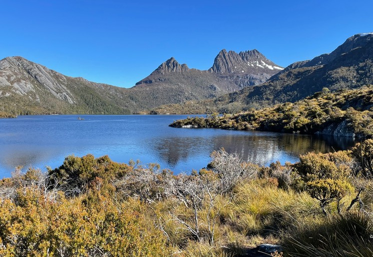 Uitzicht op Dove Lake en Cradle Mountain, Tasmanië, Australië