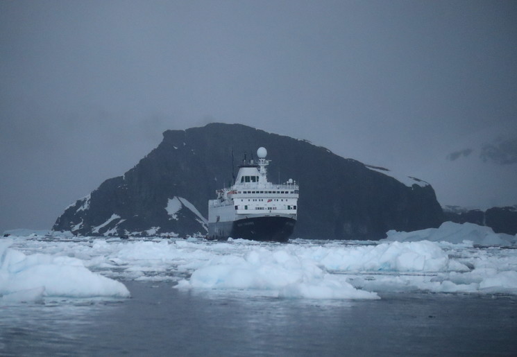 Cruise door Antartica