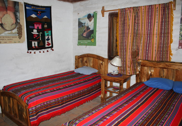 Ecuador-Otavalo-Runa-Tupari-