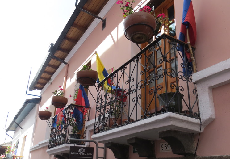 Ecuador-Quito-sfeervolle-straat