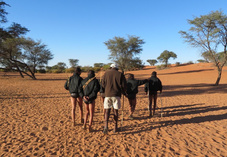 Excursie-bosjesmannen-Camelthorn-Lodge-1