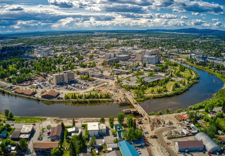 De stad Fairbanks in noord-Alaska De stad Fairbanks in noord-Alaska