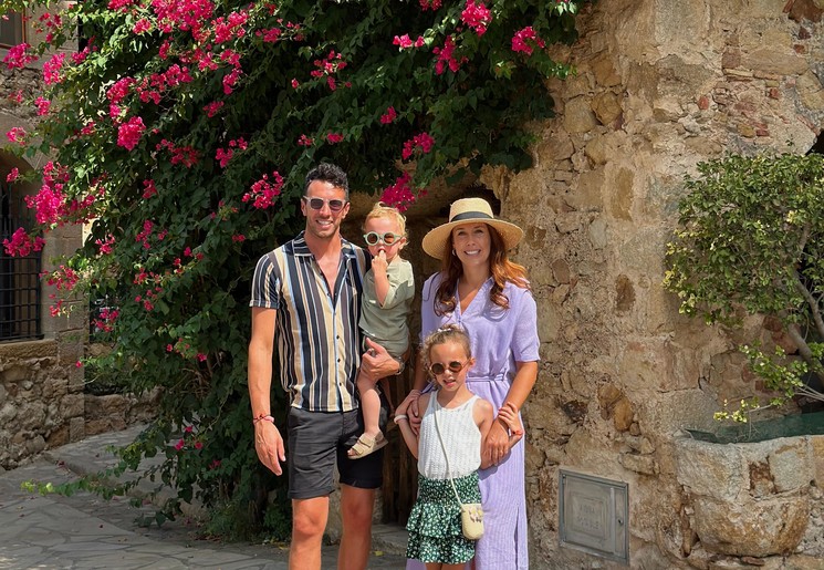 Mandy met haar gezin op reis