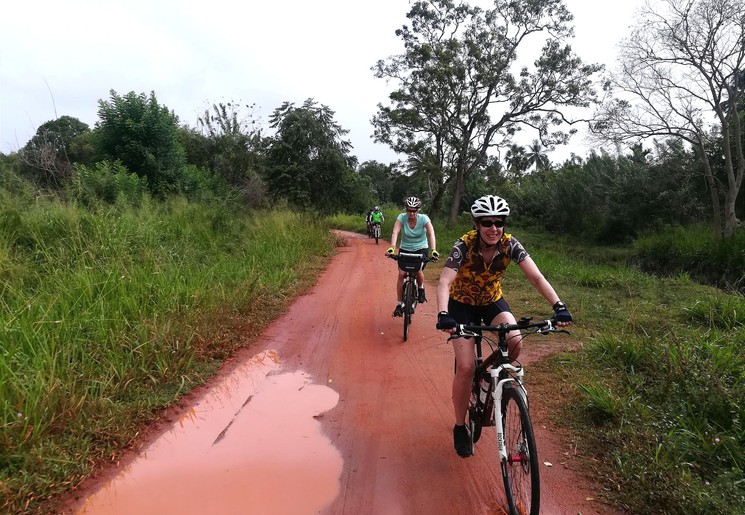 Fietsen in Sri Lanka bij Habarana