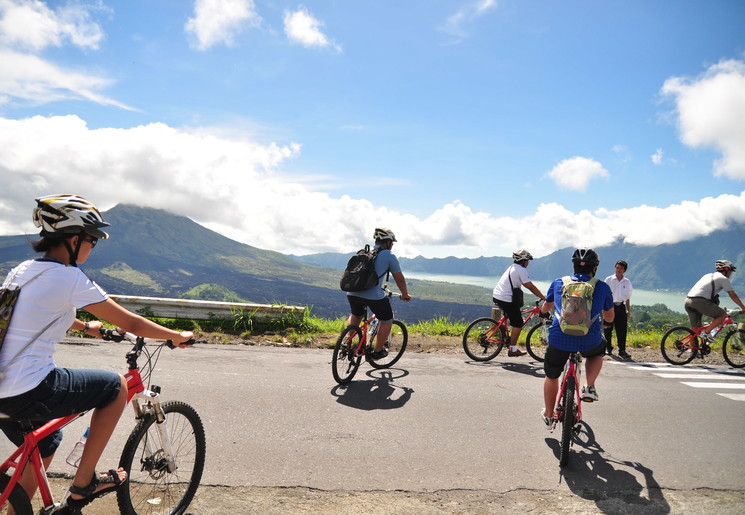 Fietsen bij Mount Batur op Bali