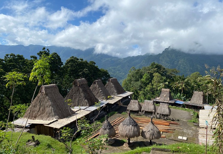 Tololela Village, Flores