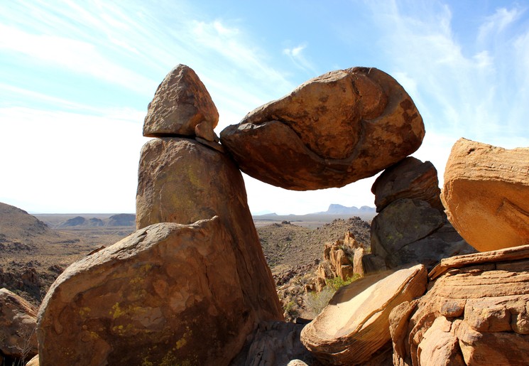 Hike naar de Balancing Rock in Grapevine Canyon, Texas, USA