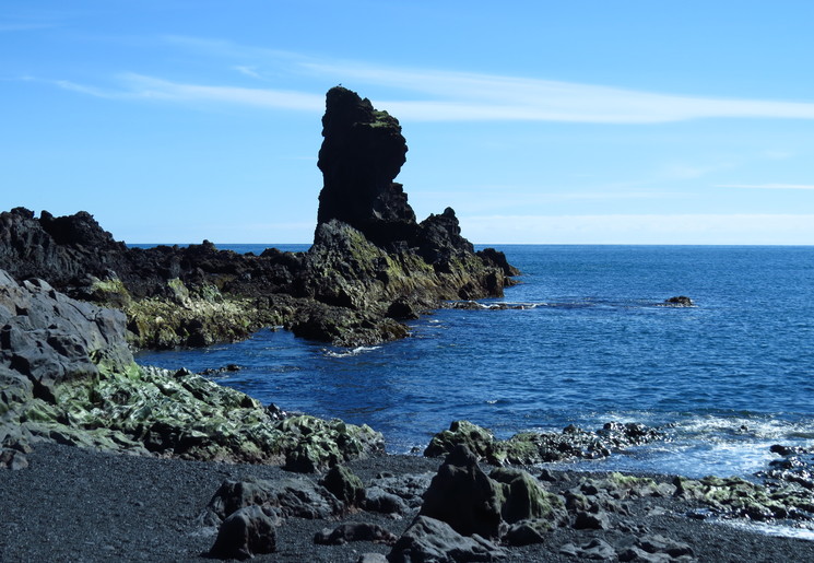 Zwarte rotsen in het Snaefellsnes NP
