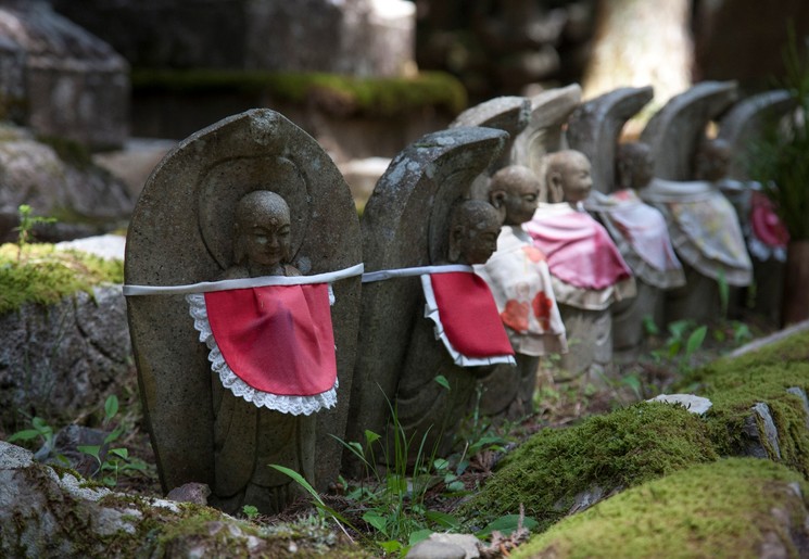 Oude graven op Mount Koya