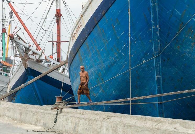 Sunda Kelapa, de grote houten schoeners liggen klaar om uit te varen