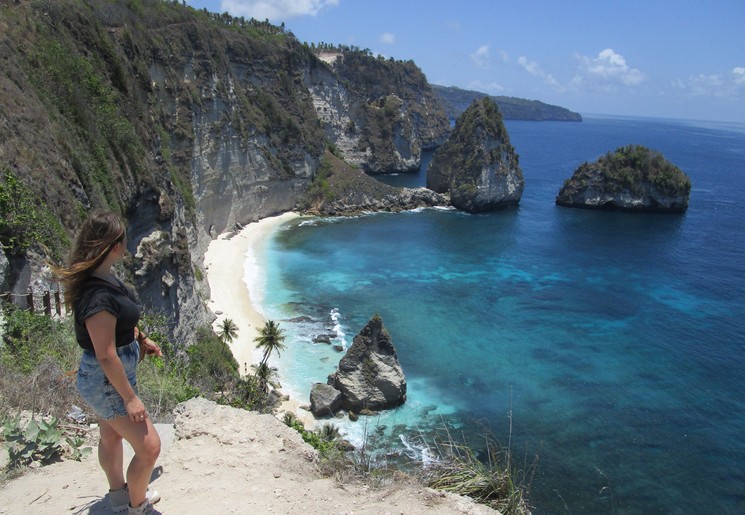 Geniet op vele plekken van een prachtig uitzicht bij Nusa Penida, Bali Indonesië