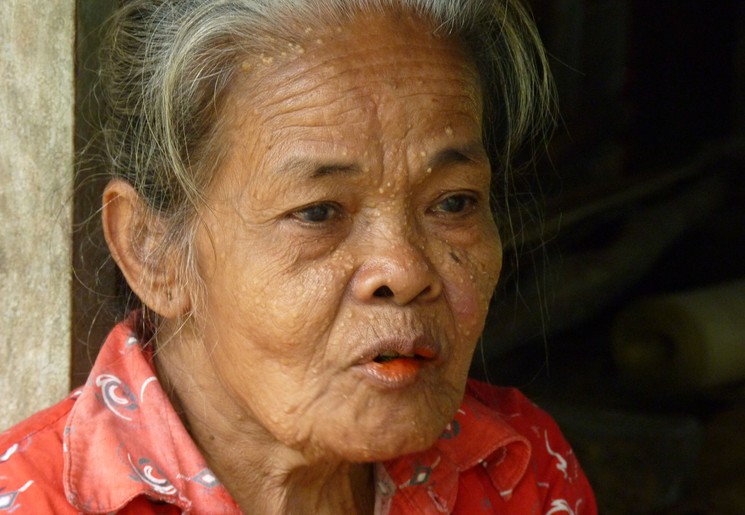Indonesie-Bali-oude vrouw_1